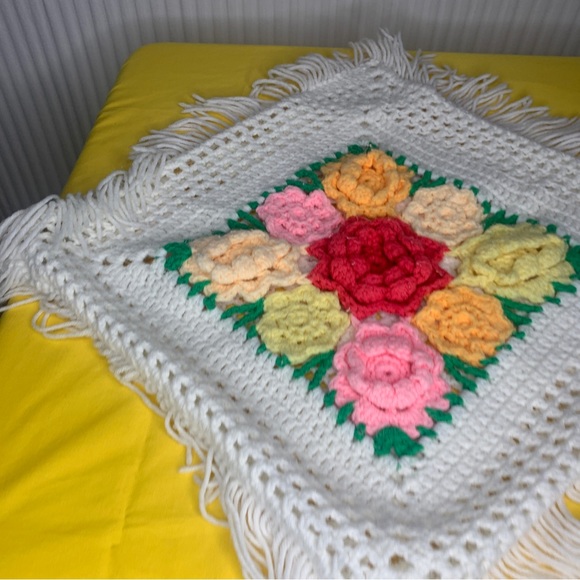 Vintage Handmade Knit Pillowcase Sofa Pillow Sham Chunky White Floral Fringe - Picture 5 of 11